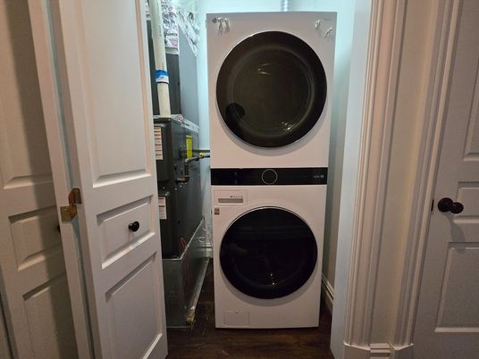 Interior, Utility Closets, Washer, Wood Texture Flooring