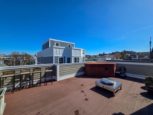 Exterior, Hot Tub