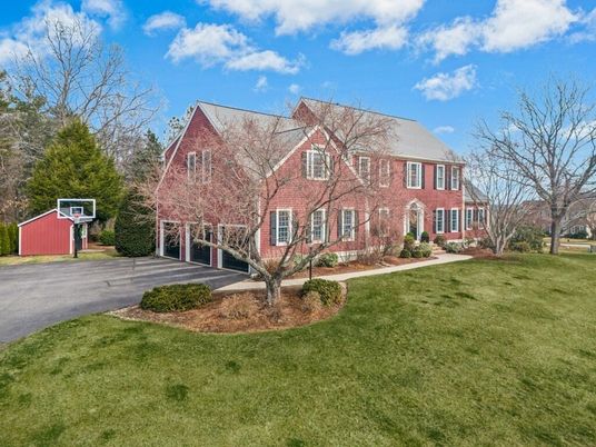 Backyard, Exterior, Facade, Brick Facade, French Provincial