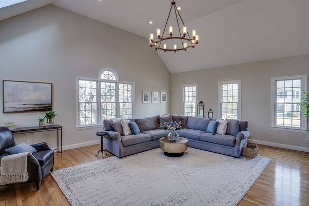 Chandelier, Interior, Living room, Pendant Lights, Recessed Lighting, Wood Texture Flooring