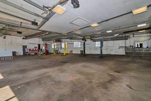 Garage, Interior