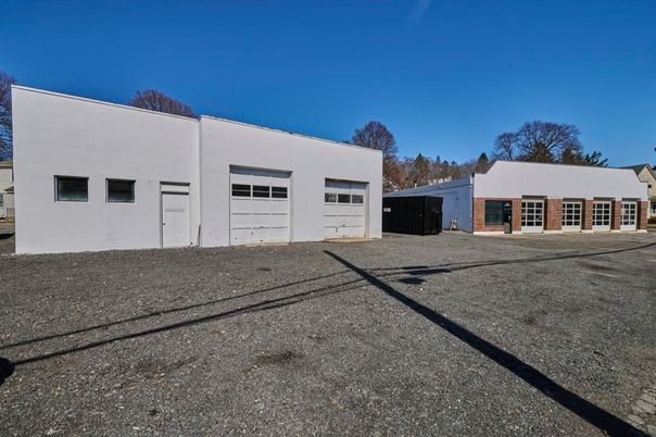 Attached, Backyard, Exterior, Facade, Modern