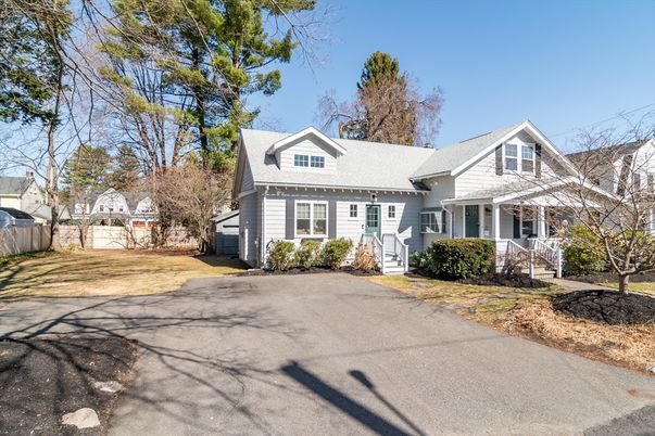 Exterior, Facade, Cape Cod
