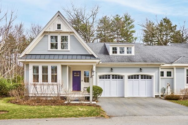Attached, Exterior, Facade, Farmhouse