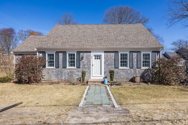 Exterior, Facade, Cape Cod