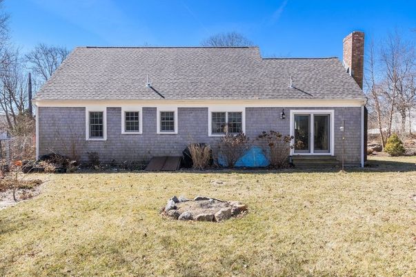 Backyard, Exterior, Facade, Cape Cod