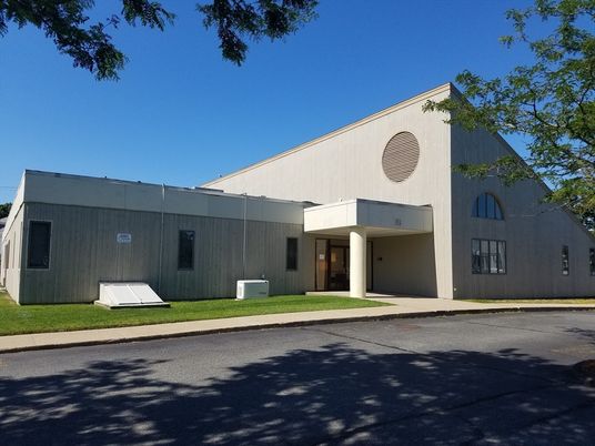 Exterior, Facade, Modern