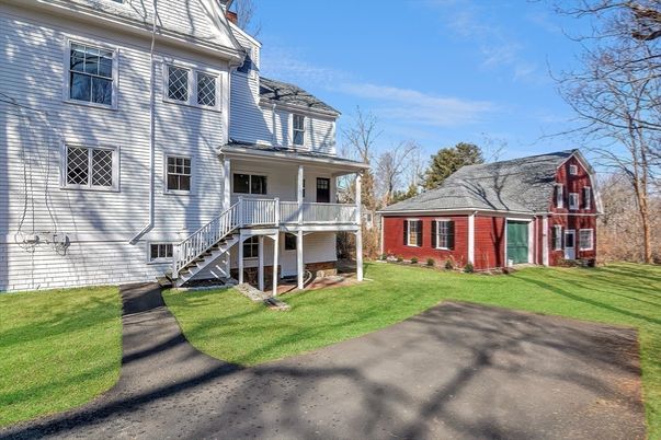Backyard, Exterior, Facade, Queen Anne Victorian