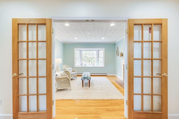 Interior, Recessed Lighting, Wood Texture Flooring