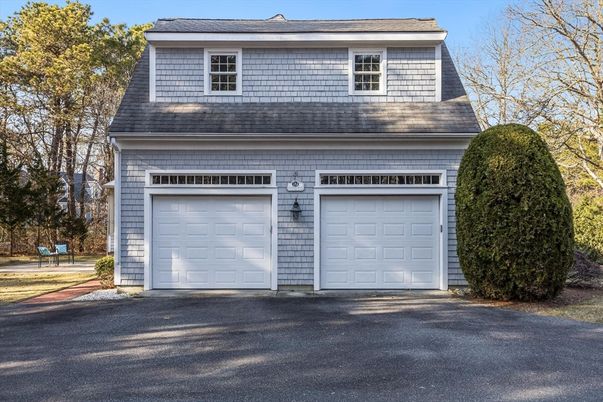 Attached, Exterior, Facade, Cape Cod