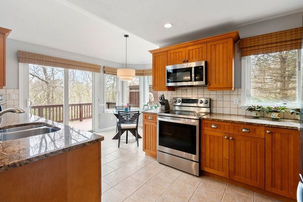 Dining room, Interior, Kitchen, Pendant Lights, Recessed Lighting, Stainless Steel Appliances