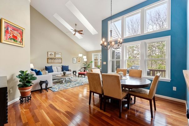 Chandelier, Dining room, Interior, Living room, Pendant Lights, Wood Texture Flooring