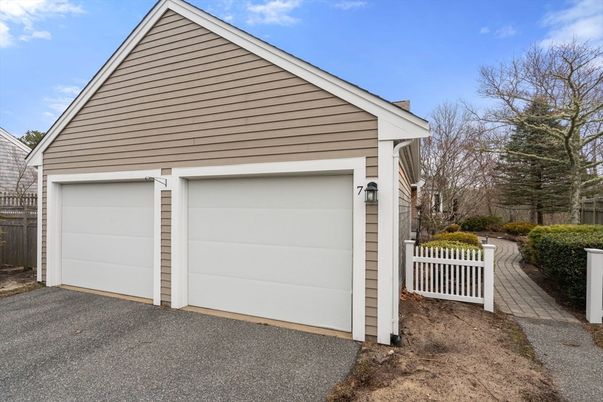 Detached Garage, Exterior