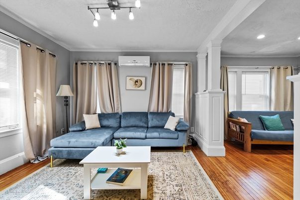 Interior, Living room, Recessed Lighting, Wood Texture Flooring