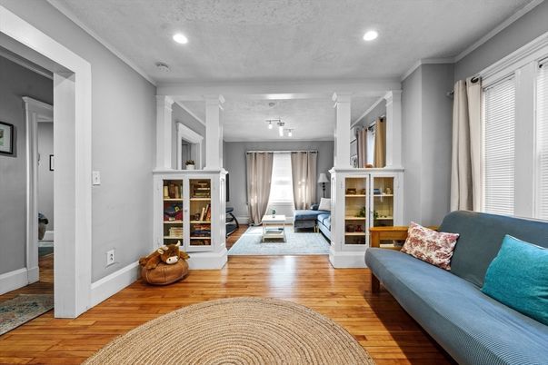 Interior, Recessed Lighting, Wood Texture Flooring