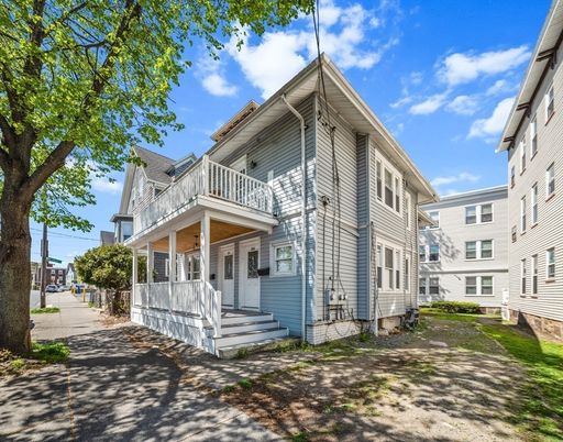 Exterior, Facade, Queen Anne Victorian
