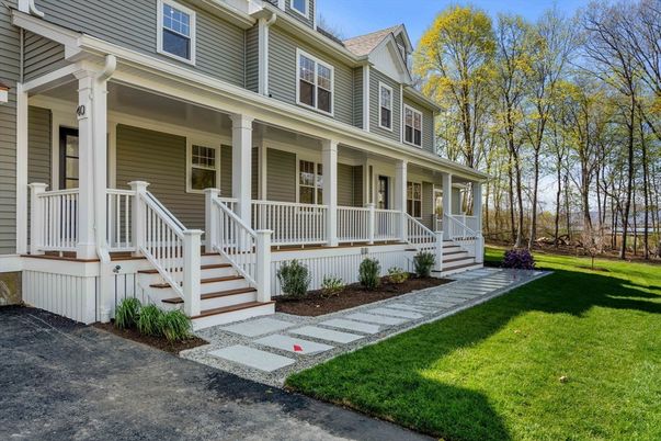 Exterior, Facade, American Foursquare