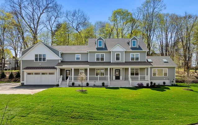 Attached, Exterior, Facade, Farmhouse