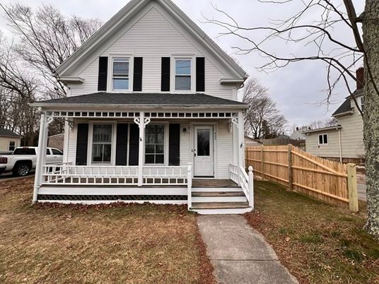 Exterior, Facade, Queen Anne Victorian