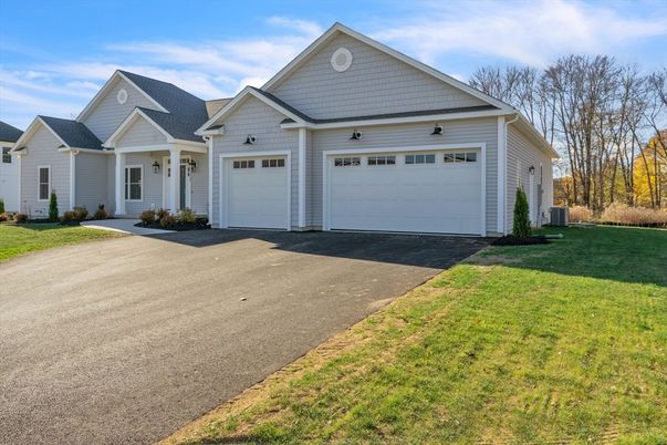 Attached, Exterior, Facade, Farmhouse