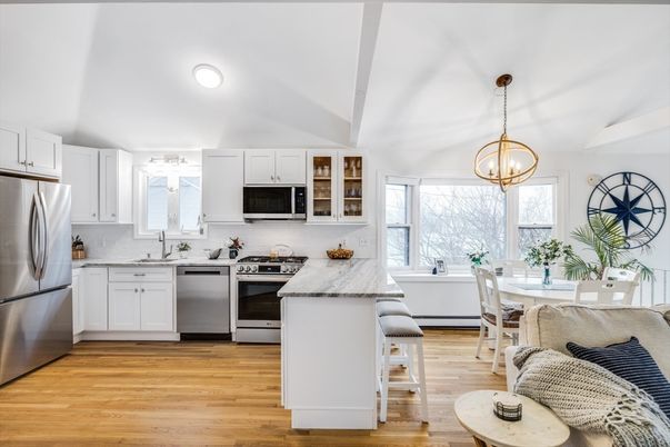 Dining room, Interior, Kitchen, Pendant Lights, Stainless Steel Appliances, Wood Texture Flooring