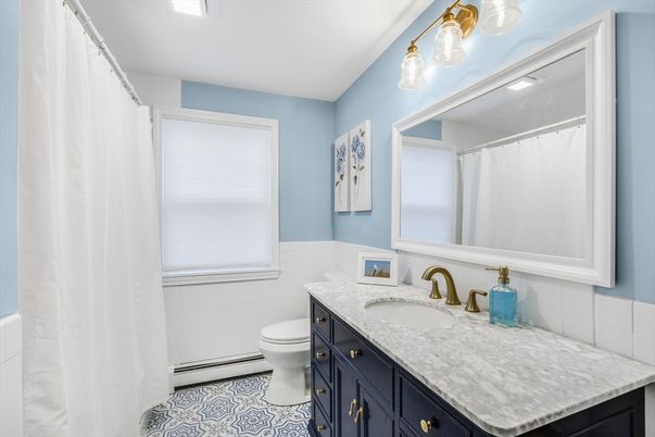 Bathroom, Interior, Recessed Lighting