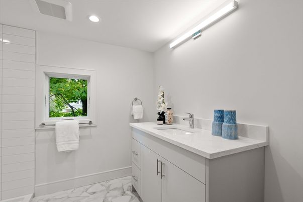 Bathroom, Interior, Marble, Recessed Lighting