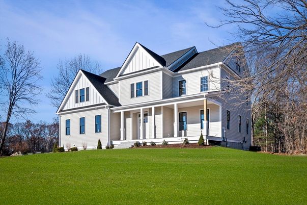 Exterior, Facade, Farmhouse