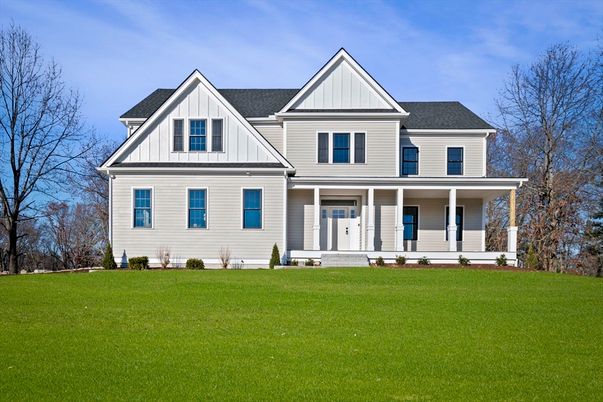 Exterior, Facade, Farmhouse