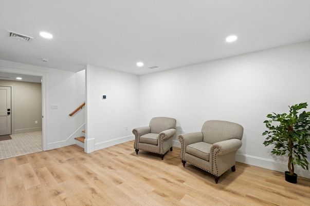 Interior, Recessed Lighting, Wood Texture Flooring