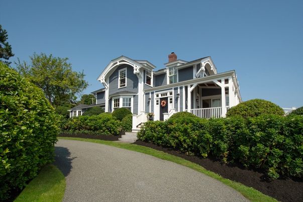 Exterior, Facade, Queen Anne Victorian