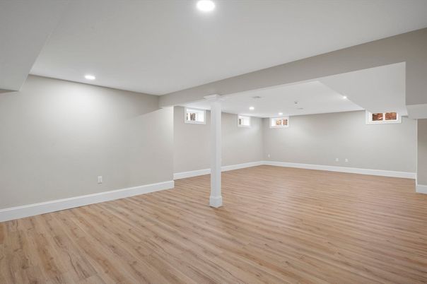 Empty room, Interior, Recessed Lighting, Wood Texture Flooring