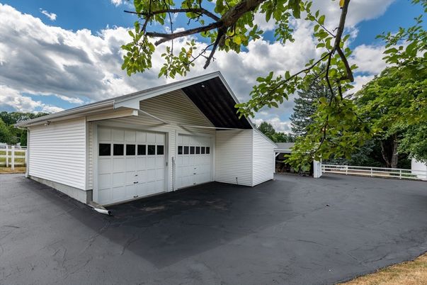 Detached Garage, Exterior