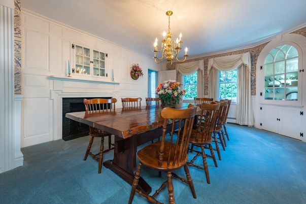 Chandelier, Dining room, Fireplace, Interior