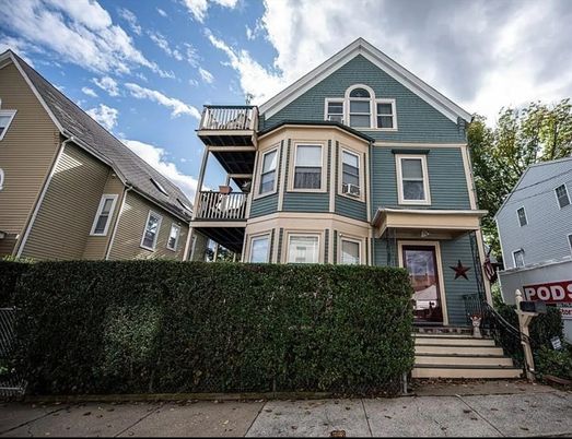 Exterior, Facade, Queen Anne Victorian