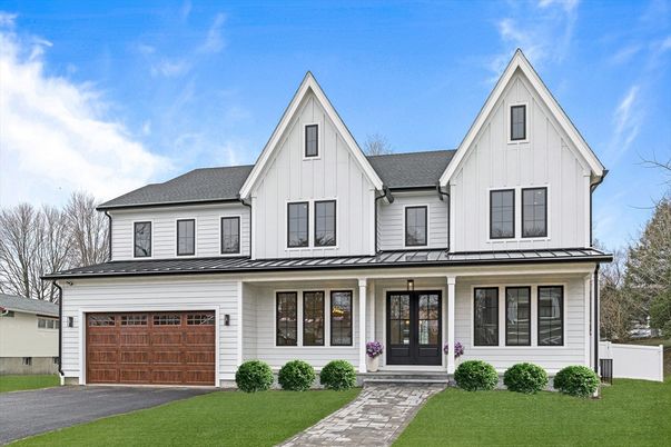 Attached, Exterior, Facade, Farmhouse