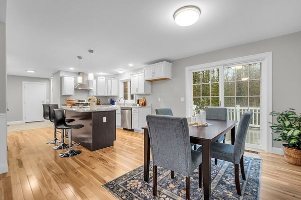 Dining room, Interior, Kitchen, Pendant Lights, Recessed Lighting, Wood Texture Flooring