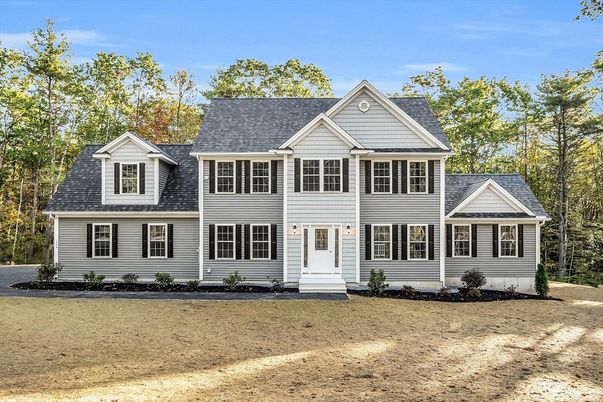Exterior, Facade, Farmhouse