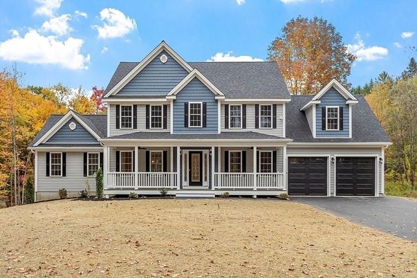 Attached, Exterior, Facade, Farmhouse