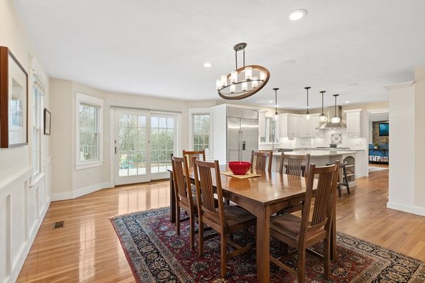 Chandelier, Dining room, Interior, Kitchen, Pendant Lights, Recessed Lighting, Wood Texture Flooring