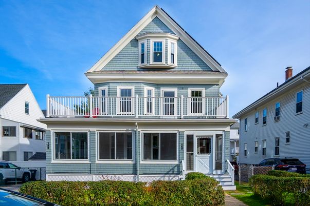 Exterior, Facade, Queen Anne Victorian