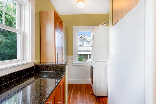 Interior, Utility Closets, Washer, Wood Texture Flooring