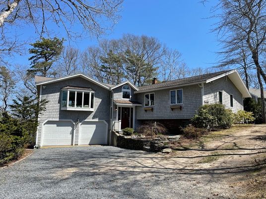 Attached, Exterior, Facade, Raised Ranch