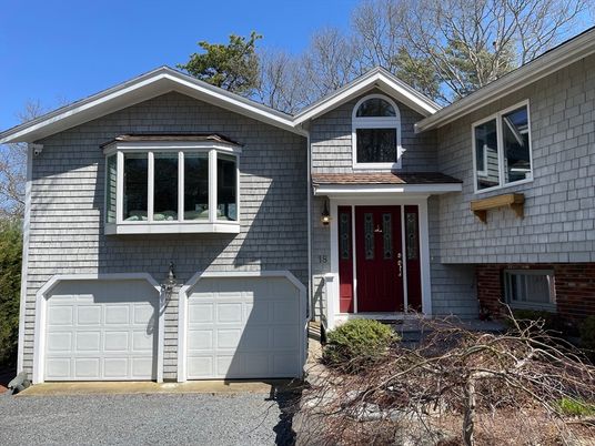 Attached, Exterior, Facade, Raised Ranch