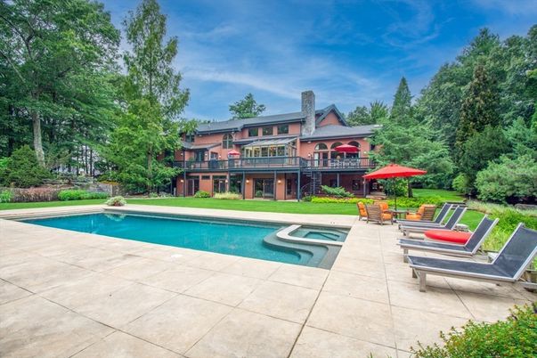 Exterior, Pool