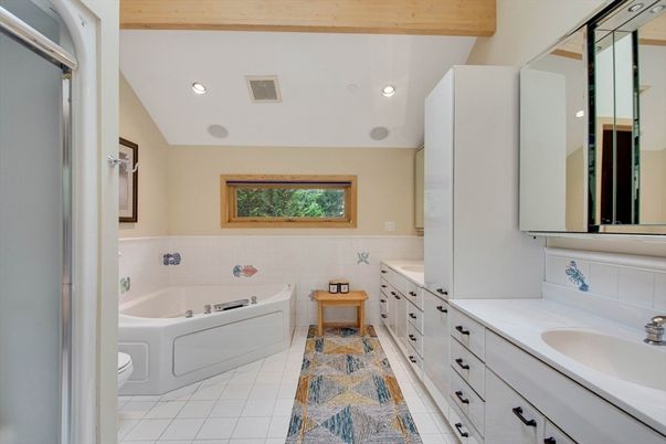 Bathroom, Dual Sink Vanities, Interior, Recessed Lighting