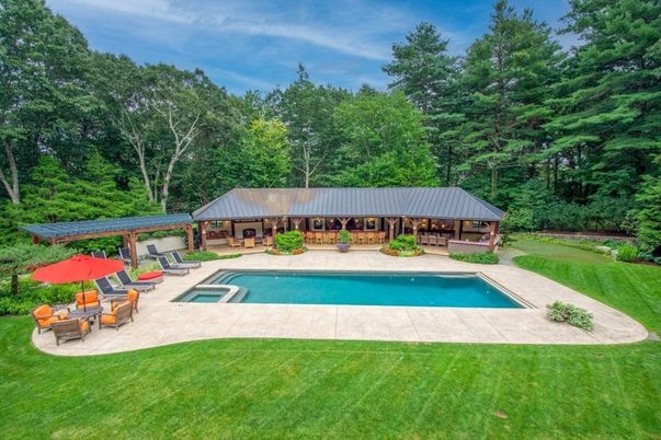 Exterior, Pool