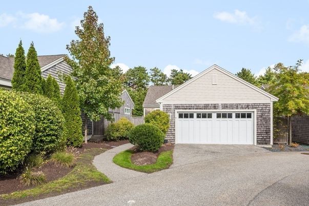 Detached Garage, Exterior