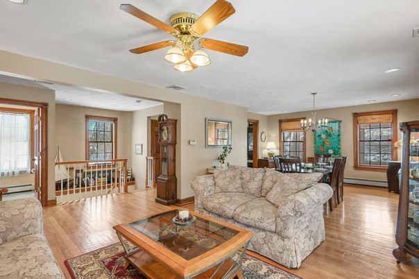 Chandelier, Dining room, Interior, Living room, Recessed Lighting, Wood Texture Flooring