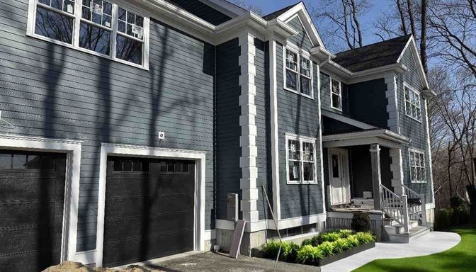 Attached, Exterior, Facade, None